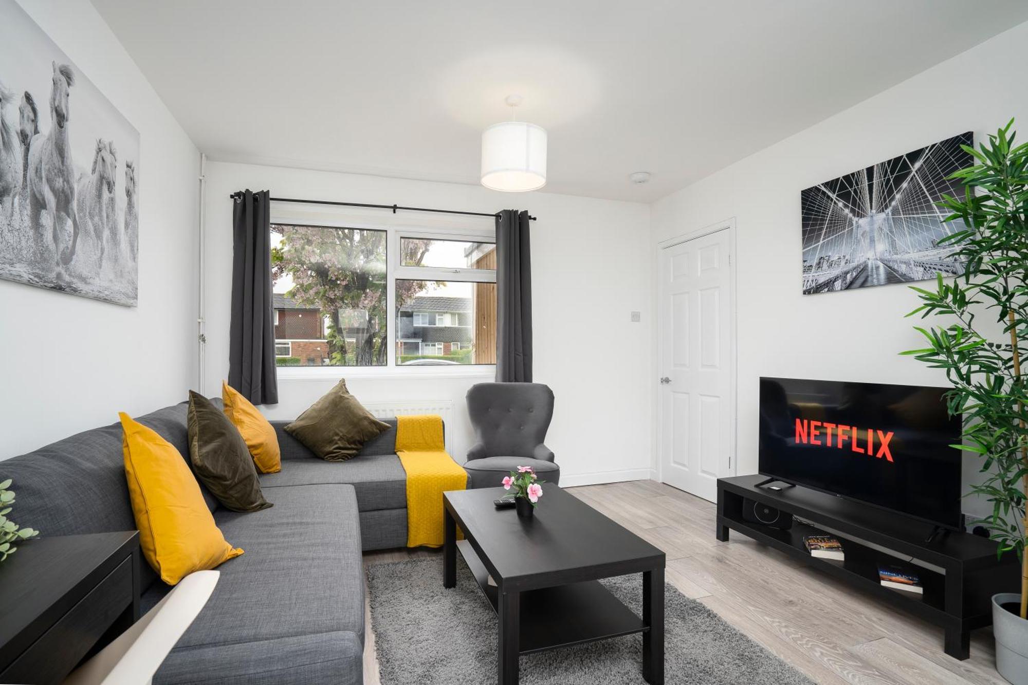 Appartamento Modern 4 Bed House-Free Parking Burton  Esterno foto